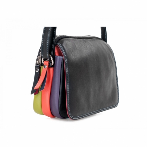 Дамска чанта с три отделения и капак. Серия