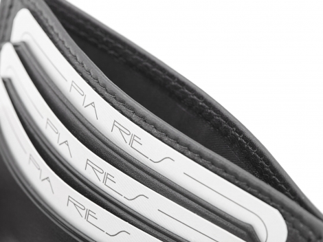 Картодържател с отделение за банкноти