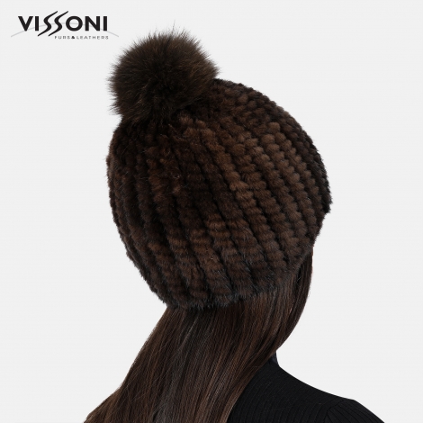 Дамска плетена шапка от естествен косъм на норка с помпон от лисица - Махагон
